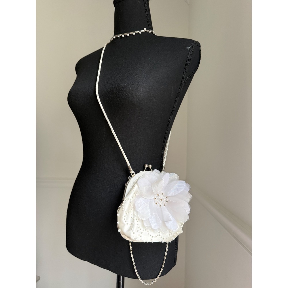 Kate Landry White Beaded Flower Clutch Evening Bag Chain Strap satin bridal bag‎
